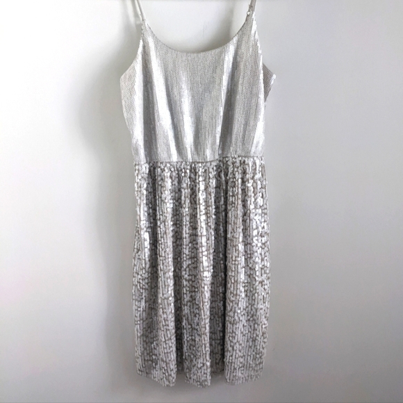 𝅺EXPRESS Champagne Sequin Shell Cocktail Mini Dress M Art Deco New Years Pearl - Picture 1 of 15